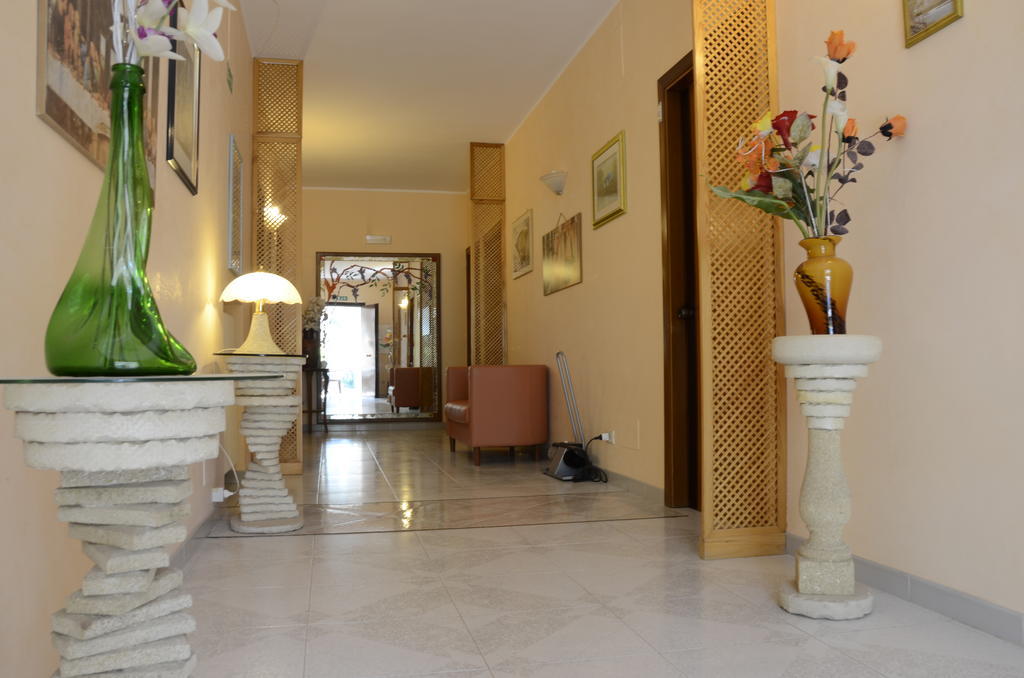Hotel Villa Pirotta Sannicandro di Bari ภายนอก รูปภาพ