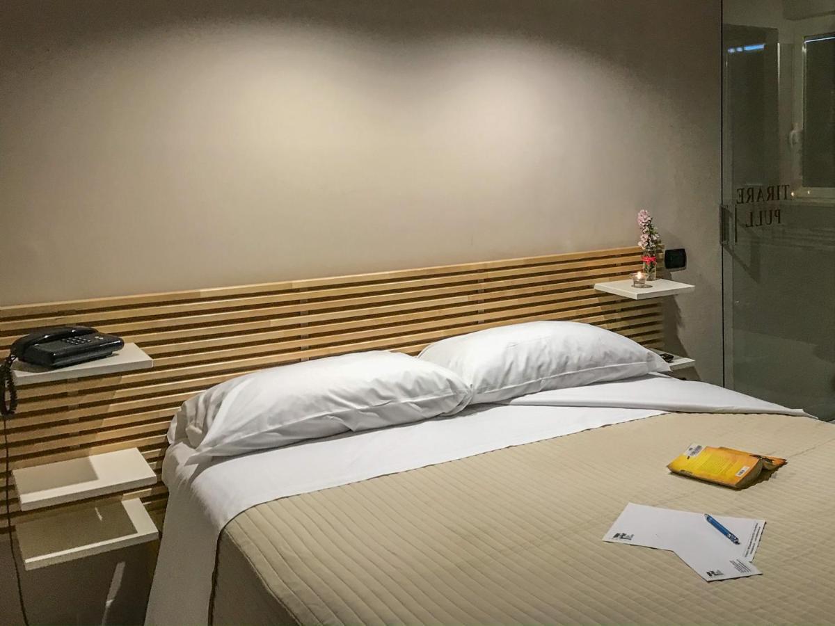 Hotel Villa Pirotta Sannicandro di Bari ภายนอก รูปภาพ